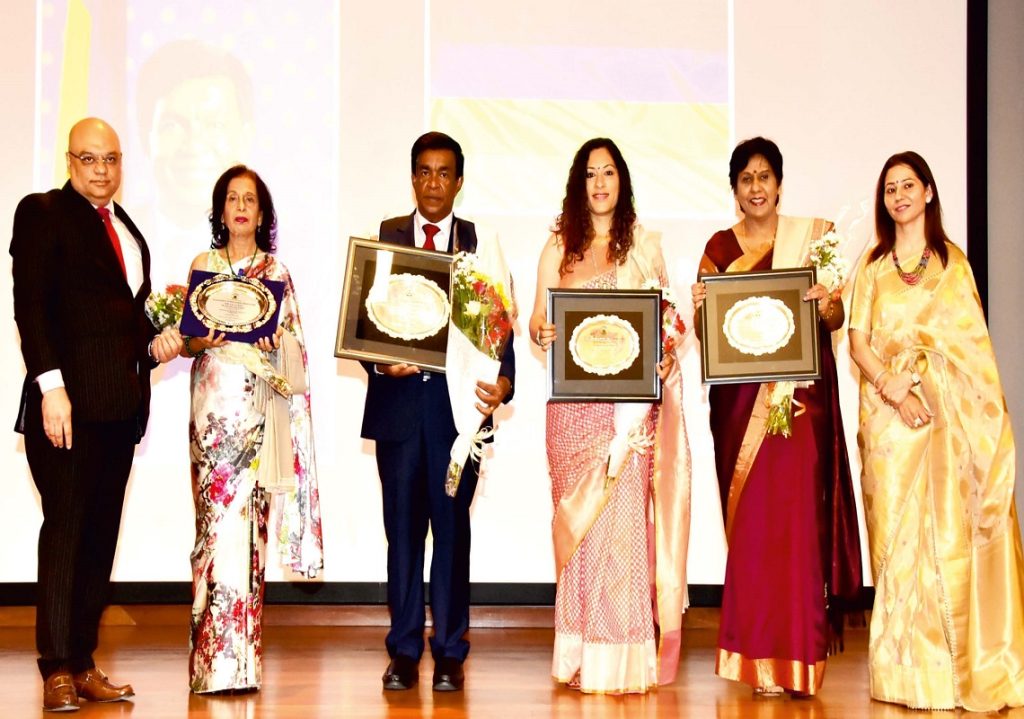 Mr. Rajesh Bajaj, Trustee, IMT and Director of PM Publishers Pvt. Ltd., Noida; Mrs. Pooja Bajaj, Trustee, IMT felicitate H.E. Mr. Prithvirajsing Roopun GCSK, Hon'ble President of the Republic of Mauritius; Hon'ble Mrs. Leela Devi Dookun-Luchoomun GCSK, Vice Prime Minister/ Minister of Education, Tertiary Education, Science and Technology; H. E. Mrs. K. Nandini Singla, High Commissioner of India in Mauritius; and Mrs. Santi Bai Hanoomanjee, Former High Commissioner of Mauritius in India